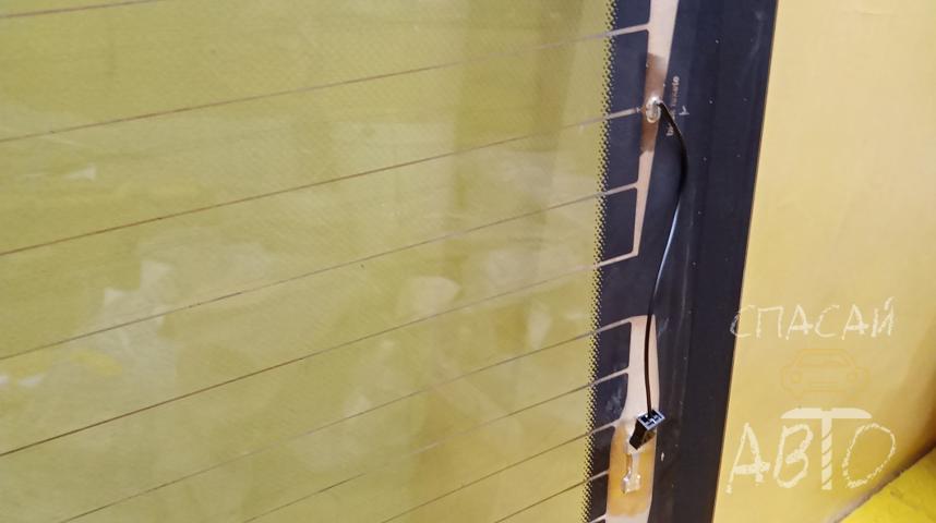 Mercedes-Benz W218 CLS Стекло заднее