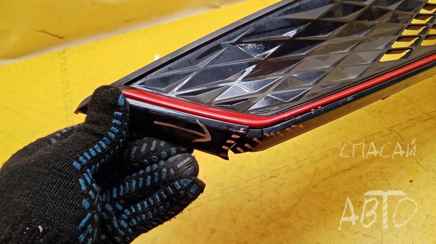 Geely Coolray (SX11) Решетка радиатора