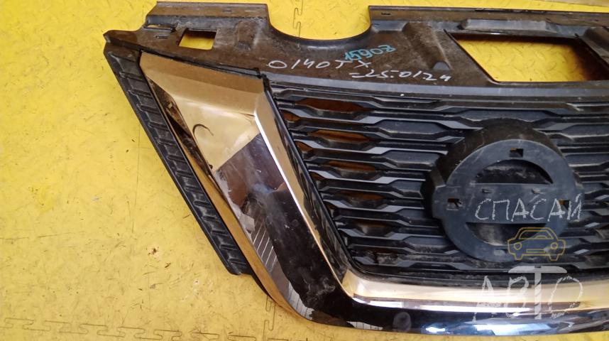 Nissan X-Trail (T32) Решетка радиатора