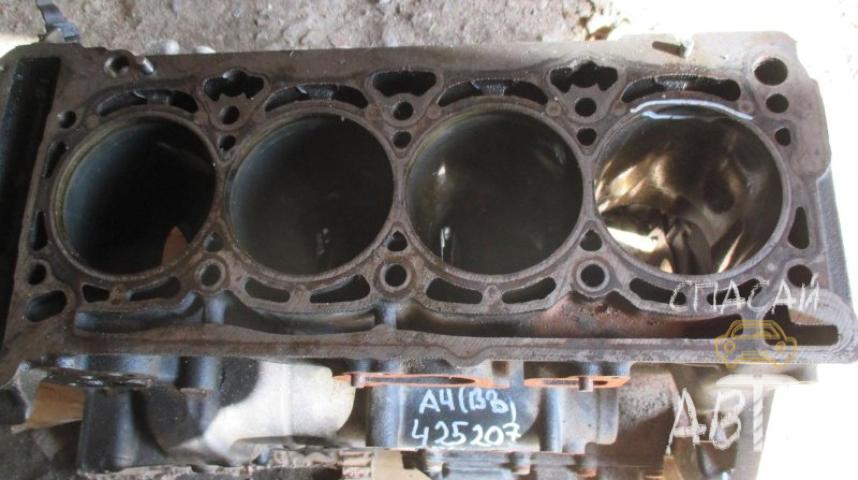 Audi A4 (B8) Блок цилиндров ДВС
