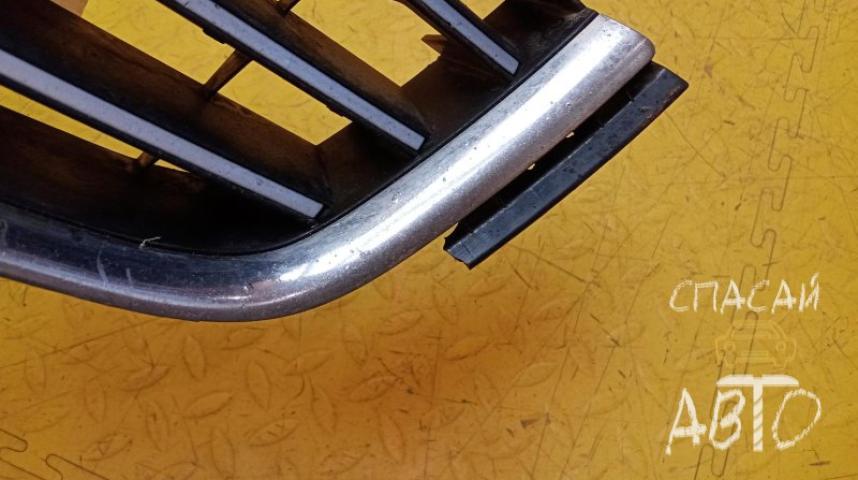 Opel Astra H / Family Решетка в бампер