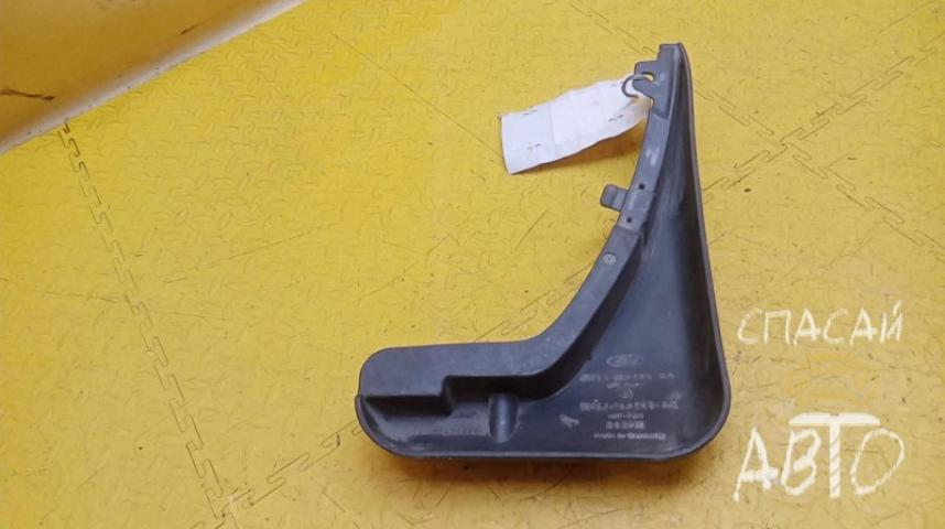 Ford Focus II Брызговик передний