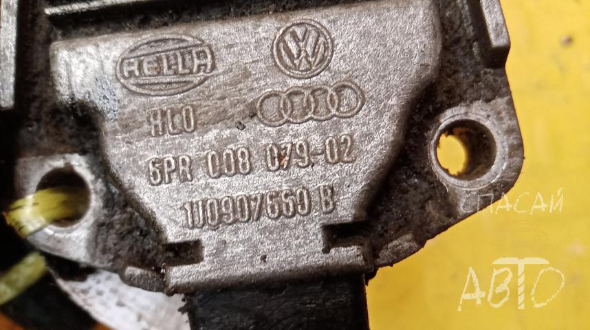 Volkswagen Passat (B5+) Датчик уровня масла