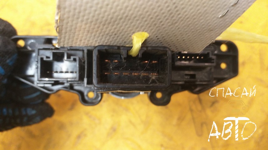 Hyundai Solaris Кнопка аварийной сигнализации - OEM 937904L0004X