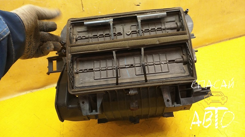 Jeep Wrangler (JK) Корпус отопителя - OEM 68089561AB