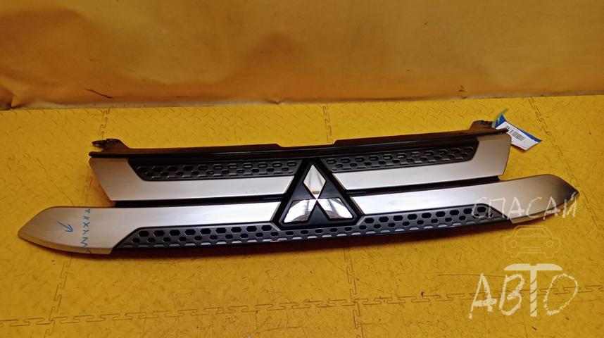 Mitsubishi Outlander (GF) Решетка радиатора