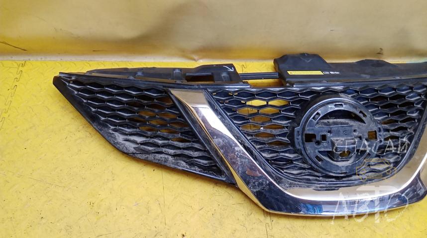Nissan Qashqai (J11) Решетка радиатора