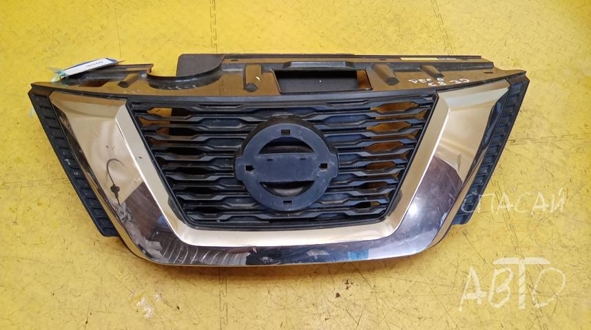 Nissan X-Trail (T32) Решетка радиатора