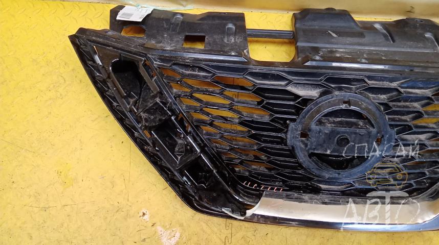 Nissan Qashqai (J11) Решетка радиатора