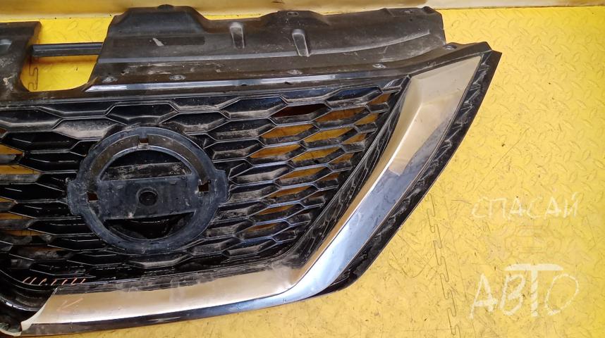 Nissan Qashqai (J11) Решетка радиатора