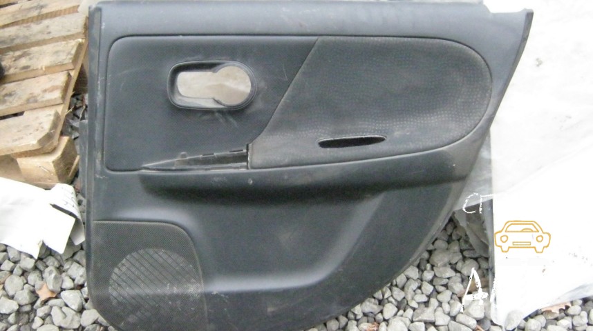 Nissan Note (E11) Обшивка двери задней правой