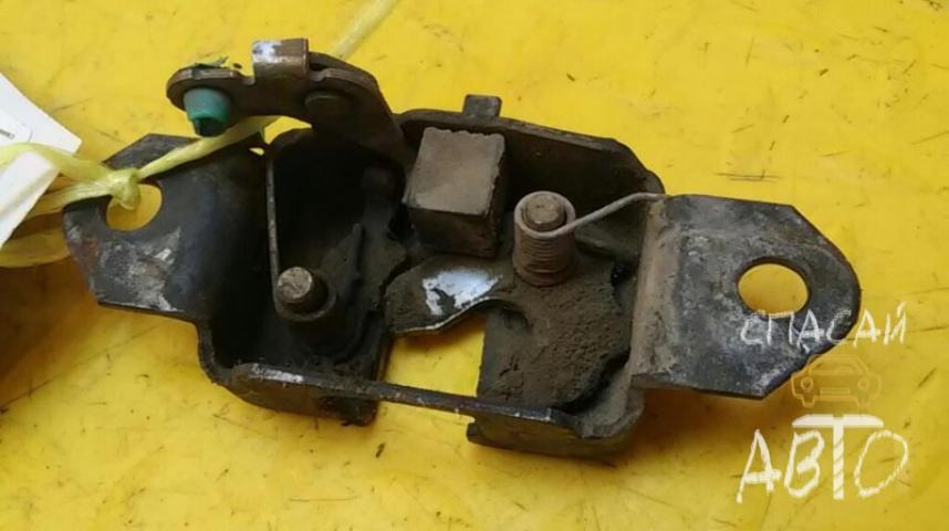 Nissan Navara (D40) Замок багажника