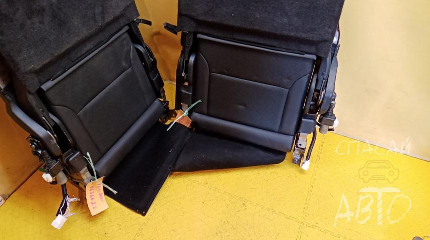 Toyota Land Cruiser (300) Сиденья (комплект)