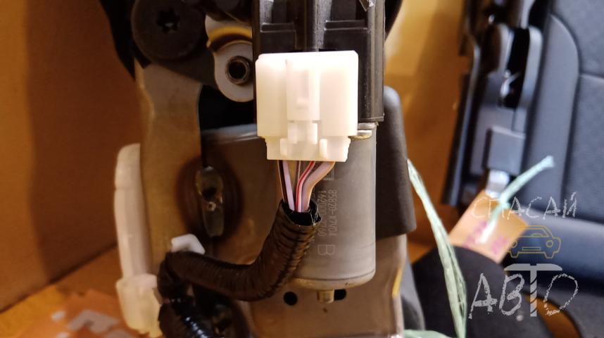 Toyota Land Cruiser (300) Сиденья (комплект)