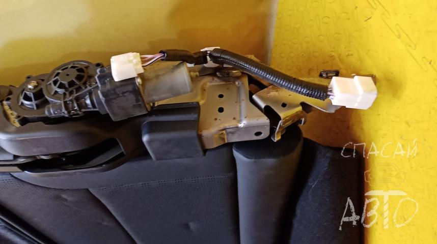 Toyota Land Cruiser (300) Сиденья (комплект)