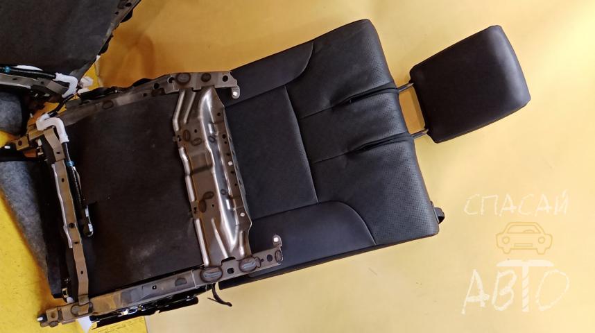 Toyota Land Cruiser (300) Сиденья (комплект)