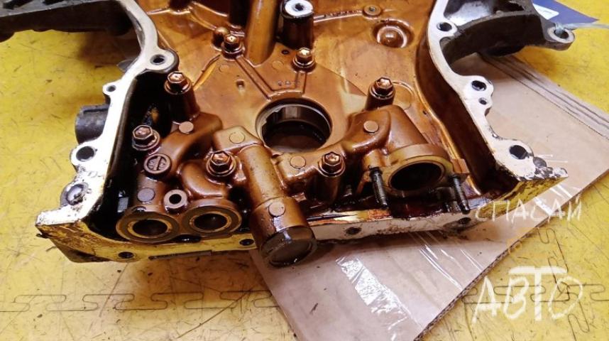 Toyota Camry V40 Крышка двигателя