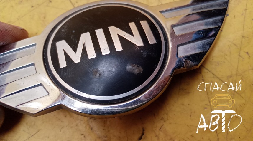 Mini Clubman F54 Эмблема - OEM 7351373