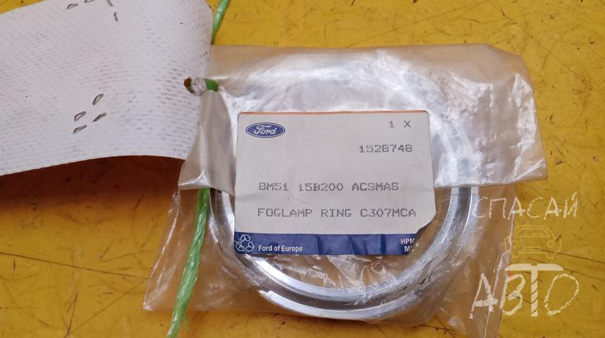 Ford Focus II Решетка в бампер
