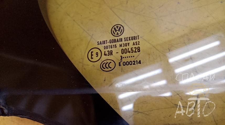 Volkswagen Jetta Стекло двери задней правой (форточка)