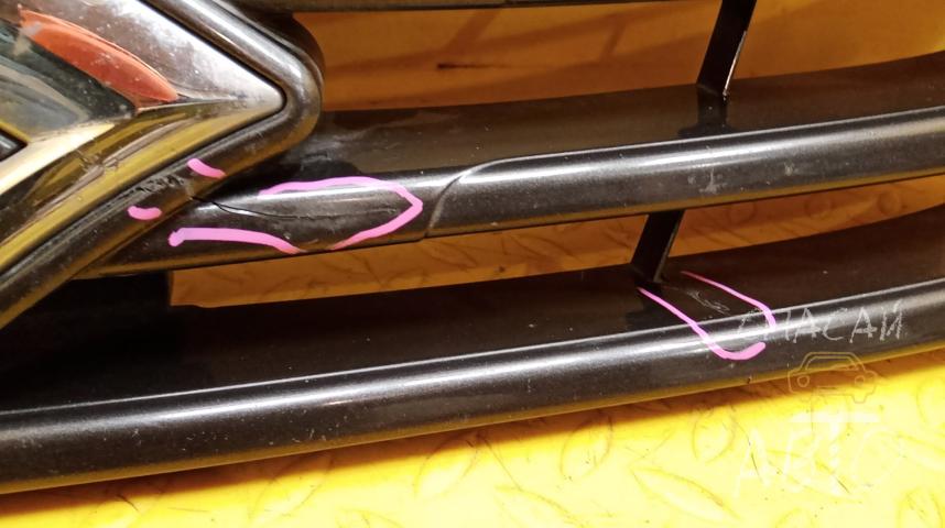 Suzuki SX4 II Решетка радиатора