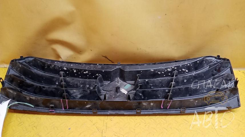 Suzuki SX4 II Решетка радиатора