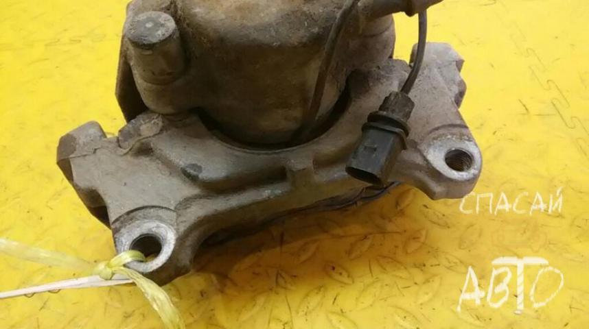 Audi A4 (B8) Суппорт передний