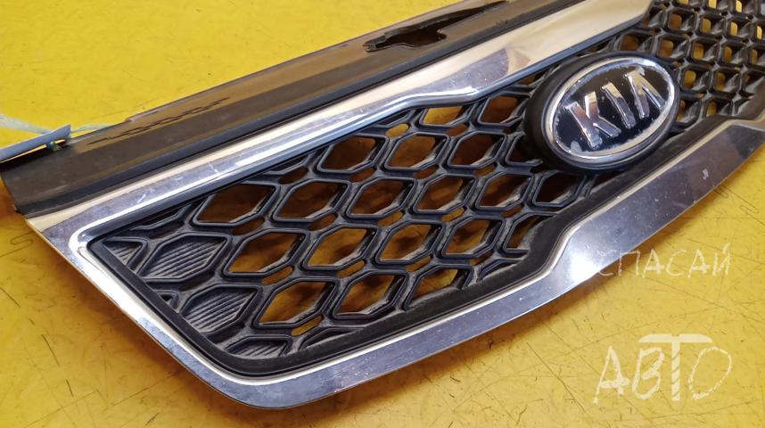 KIA RIO II Решетка радиатора