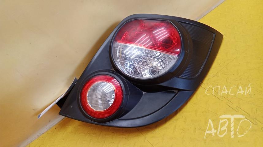 Chevrolet Aveo (T300) Фонарь задний