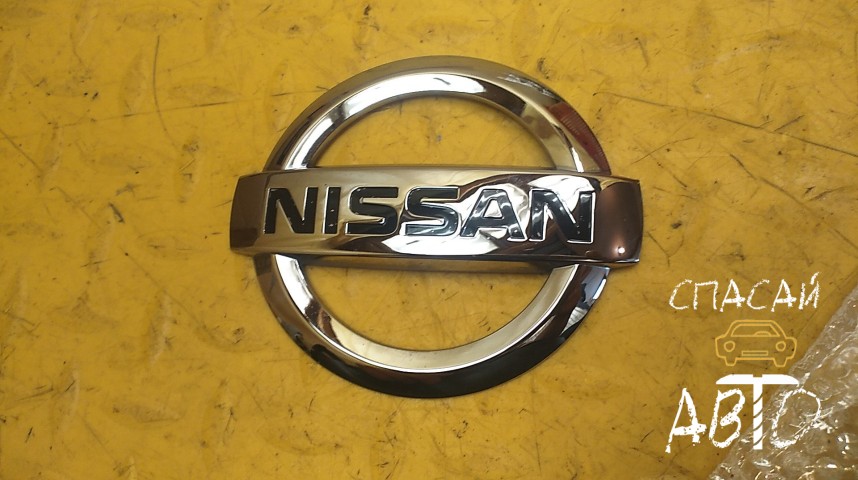 Nissan Pathfinder (R52) Эмблема - OEM 908903KA0A
