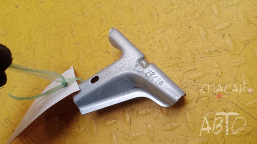 Volkswagen Polo IV (9N) Кронштейн крыла