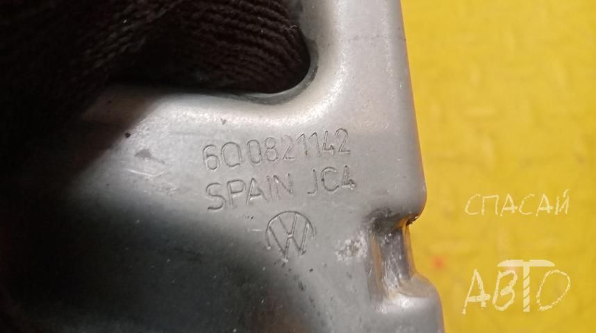 Volkswagen Polo IV (9N) Кронштейн крыла