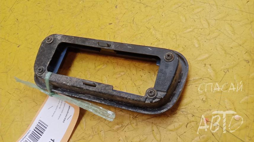 Mitsubishi ASX Кронштейн фары