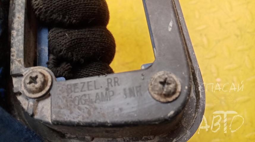 Mitsubishi ASX Кронштейн фары