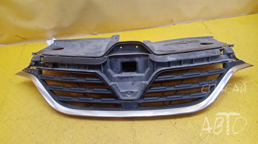 Renault Arkana Решетка радиатора