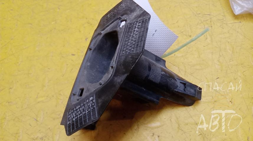 Volkswagen Tiguan Кронштейн (сопут. товары)