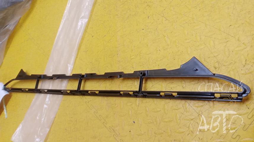 Audi A4 (B8) Решетка в бампер