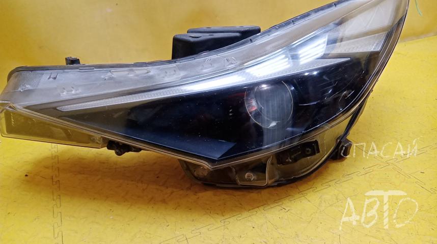 Hyundai Elantra Фара левая