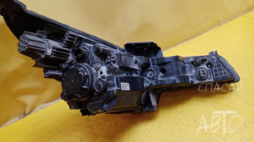 Hyundai Elantra Фара левая