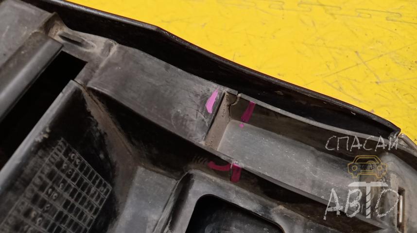 Volkswagen Touareg II Накладка двери задней правой