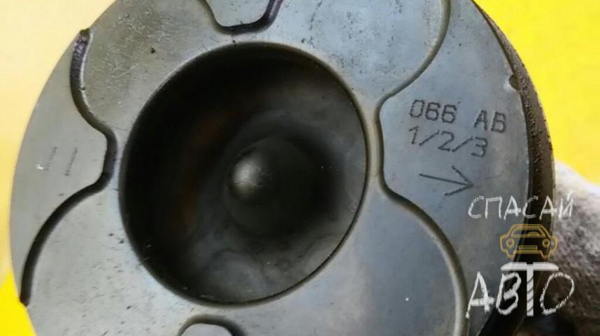Audi A4 (B5) Поршень с шатуном