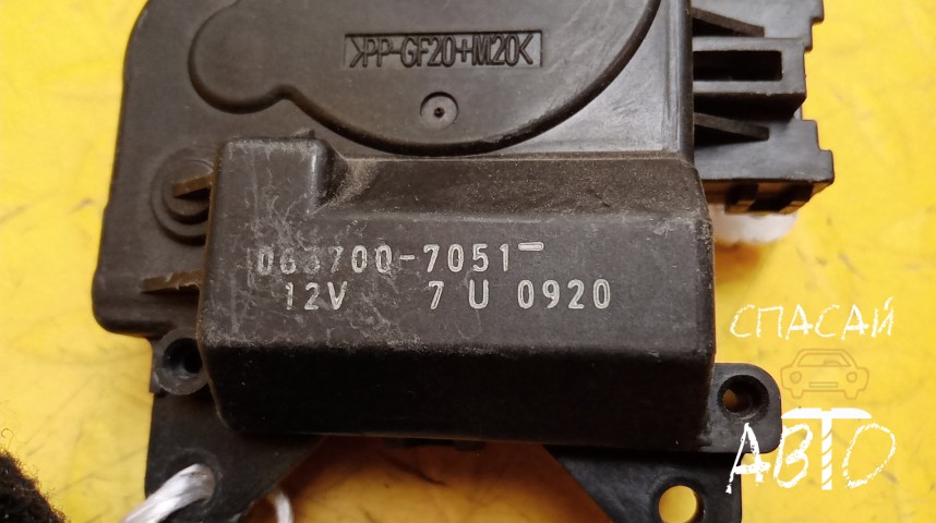 Lexus RX 300 Моторчик заслонки печки - OEM 0637007051