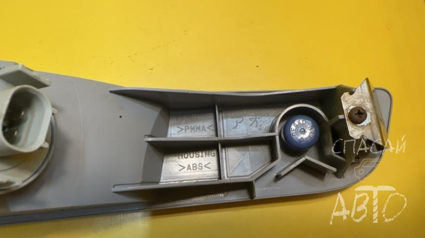 Mitsubishi Outlander (GF) Фонарь задний