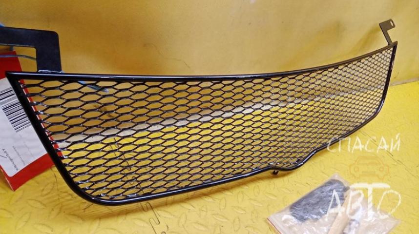 Volkswagen Golf 5 Решетка радиатора
