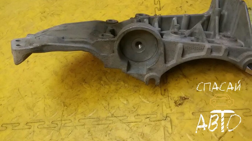 Renault Fluence Кронштейн генератора - OEM 8200669494