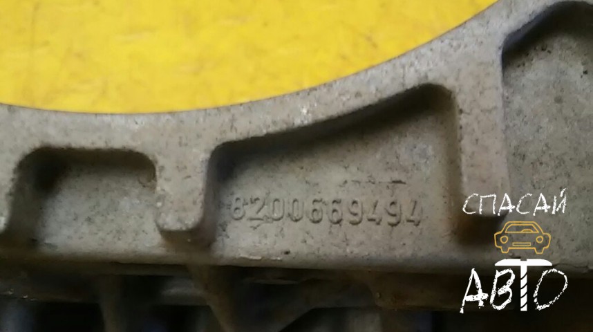 Renault Fluence Кронштейн генератора - OEM 8200669494