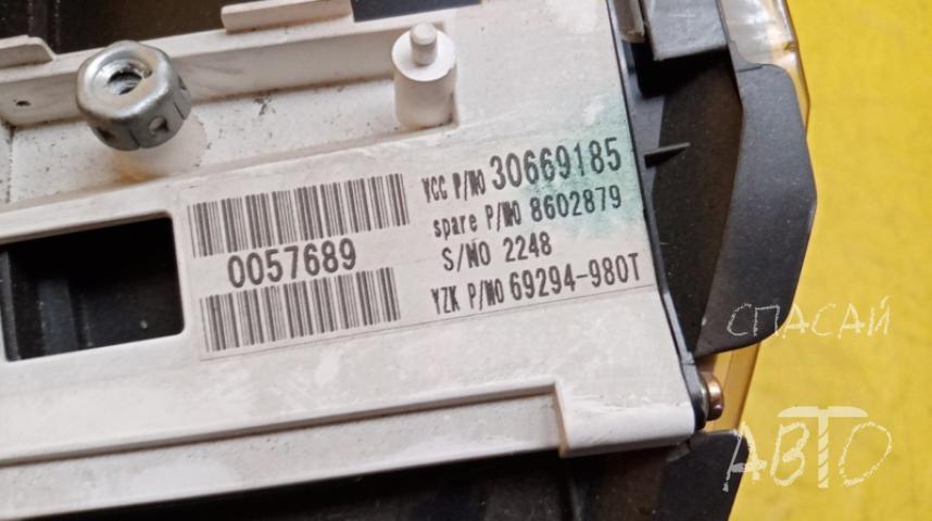 Volvo S40 Панель приборов