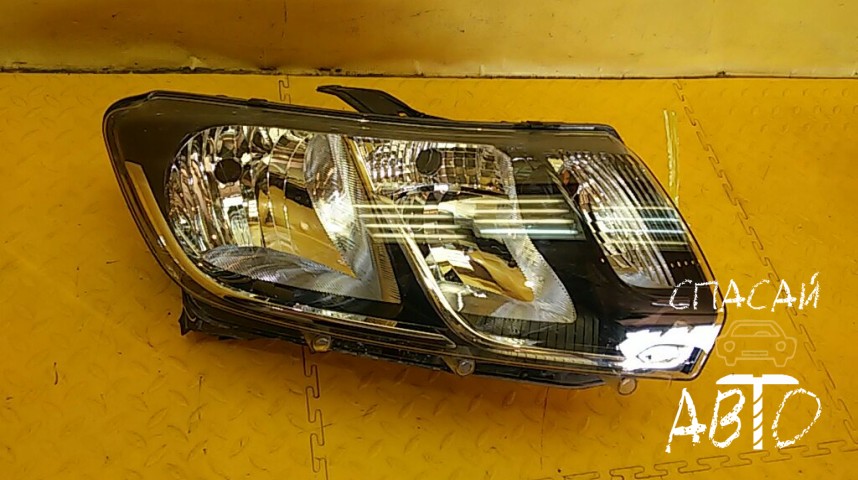 Renault Sandero II Фара правая - OEM 260105559R