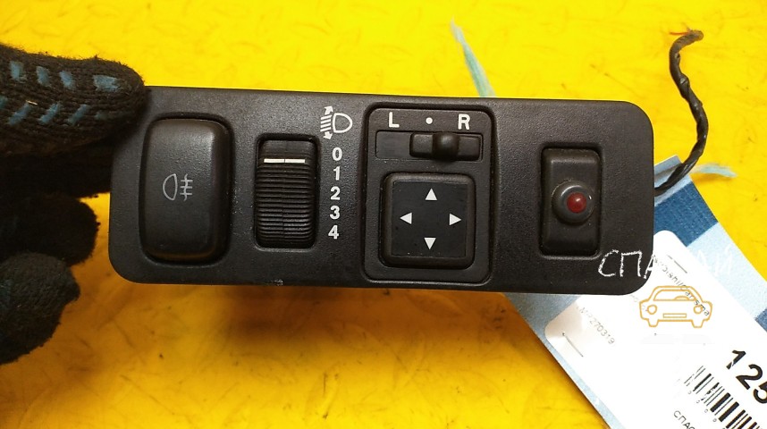 Mitsubishi Carisma (DA) Блок кнопок - OEM MR270319