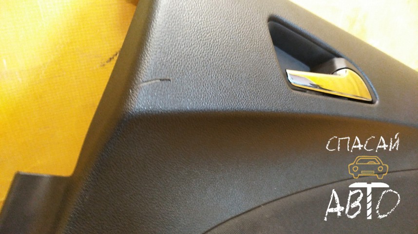 Opel Astra J Обшивка двери задней правой - OEM 13258682